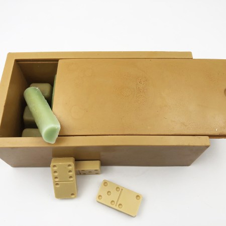 boite rectangle cire d'abeille avec baume