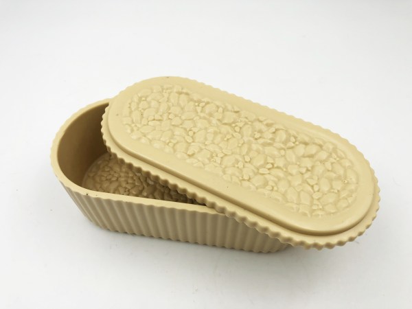 Boite ovale vide demi ouverte beilsens en cire d'abeille